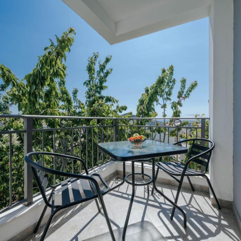 Sea Garden Apartments - Studio Apartment - 8