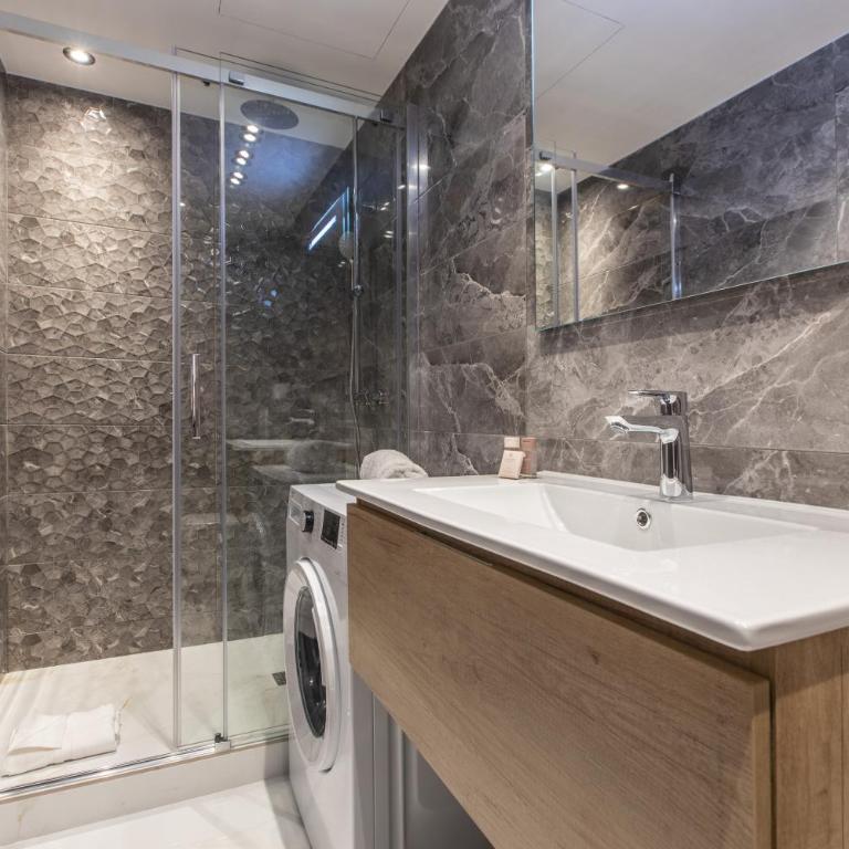 Résidence Topaze - Central - Luxurious - 50m Croisette Palais - LRA CANNES - JADE - Two-Bedroom Apartment - 2