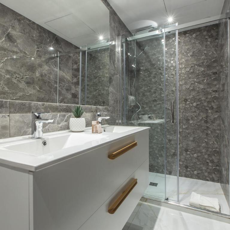 Résidence Topaze - Central - Luxurious - 50m Croisette Palais - LRA CANNES - JADE - Two-Bedroom Apartment - 6