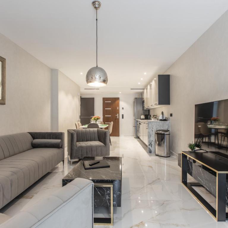 Résidence Topaze - Central - Luxurious - 50m Croisette Palais - LRA CANNES - EMERAUDE - Three-Bedroom Apartment - 4