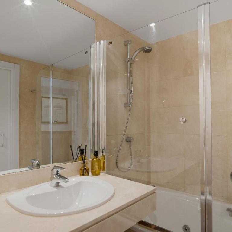 Beach-line apartment with 3 bedrooms in Estepona - Apartamento de 3 dormitorios - 10