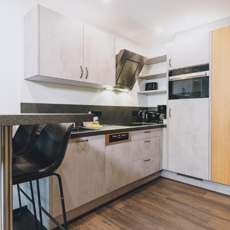 Alpine City Living by we rent, SUMMERCARD INCLUDED - Apartment mit Balkon - 19