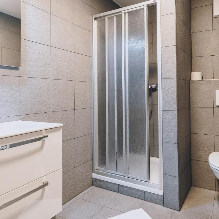 Alpine City Living by we rent, SUMMERCARD INCLUDED - Deluxe Apartment - 24