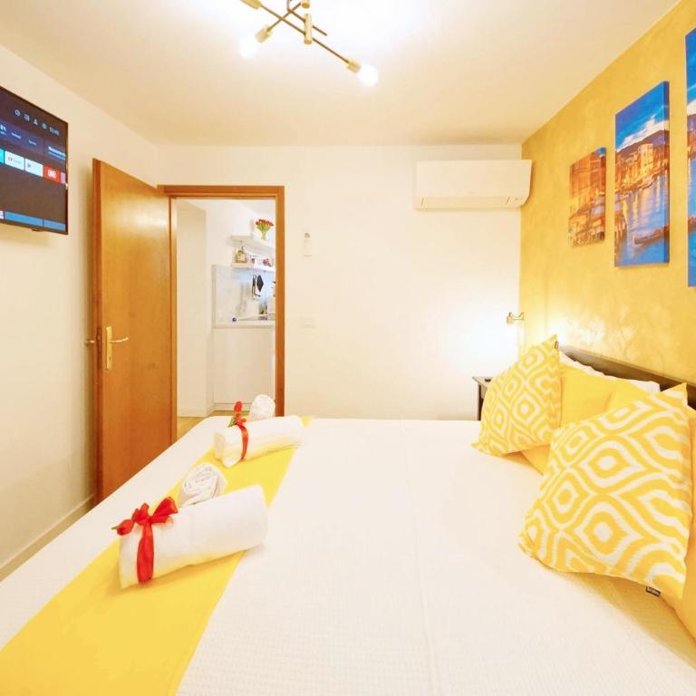 DolceVita Apartments N 500 San Marco - Three-Bedroom Apartment - 10