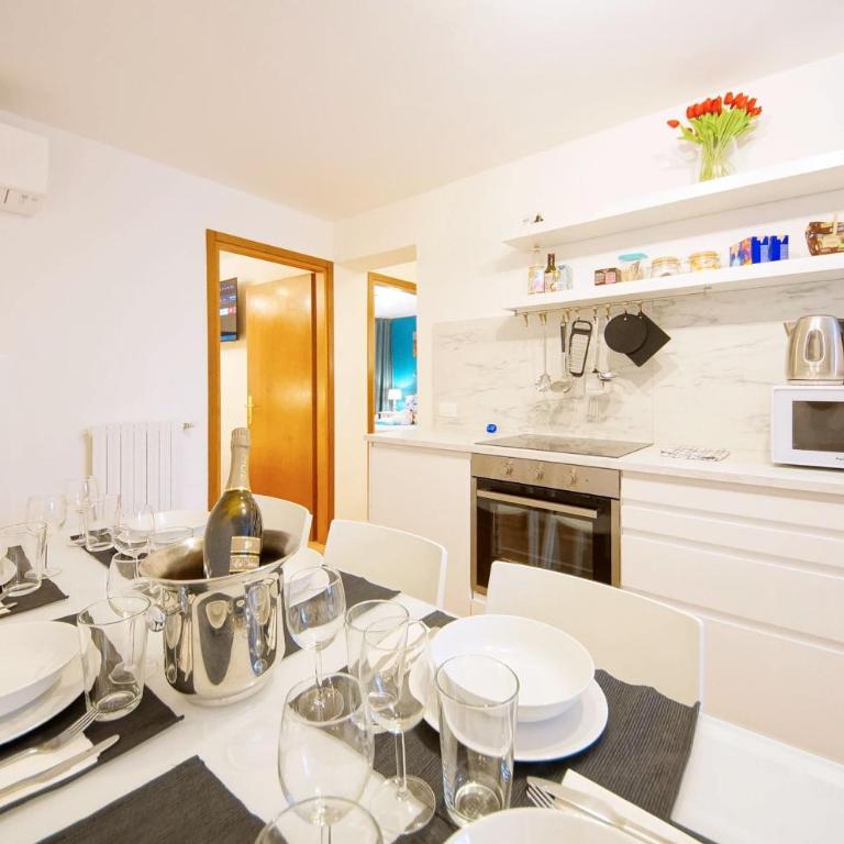 DolceVita Apartments N 500 San Marco - Three-Bedroom Apartment - 36