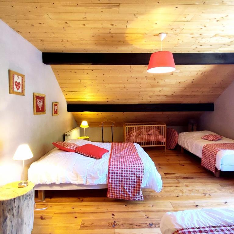 LES CIMES BLANCHES CLEDICIHOME Chalet 10 pers SPA & Grand terrain 4 MINUTES DES PISTES - Chalet - 14