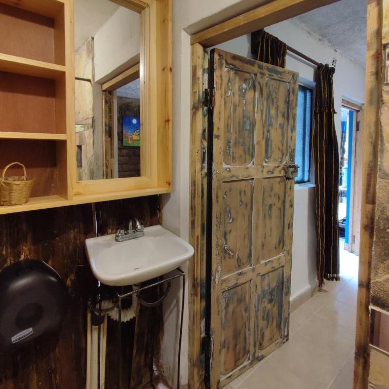 Hostal IKAL - Double Room with Private Bathroom - 7