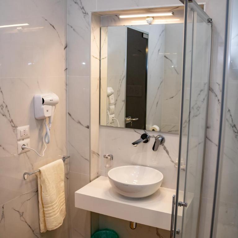 Beauty House Via Veneto - Triple Room with Private Bathroom - 7