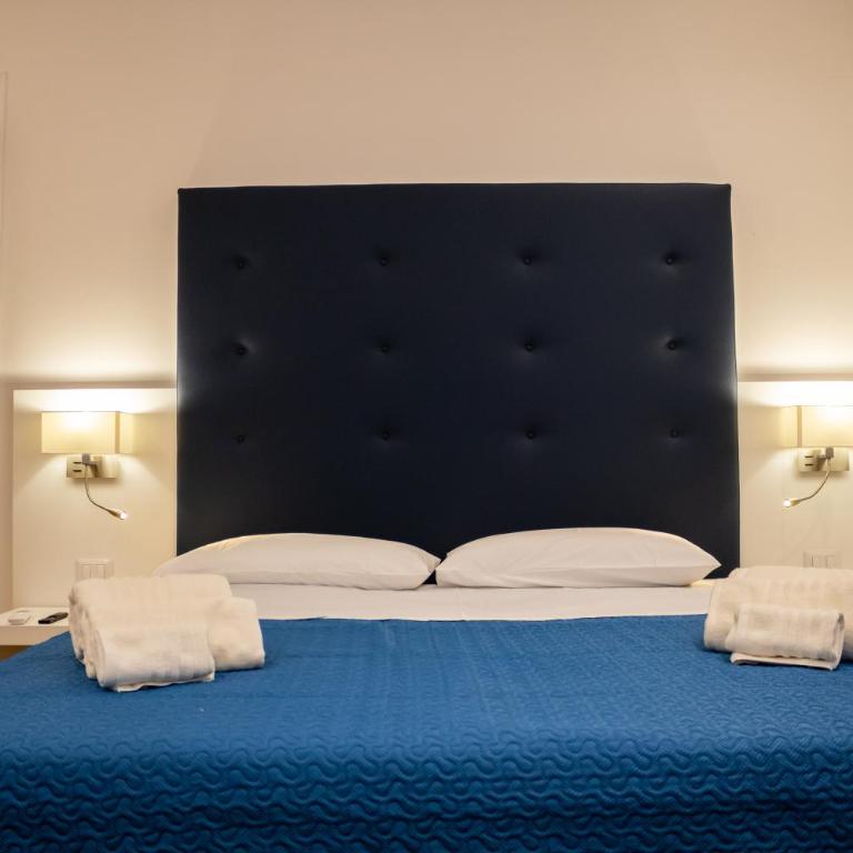 Beauty House Via Veneto - Triple Room with Private Bathroom - 3