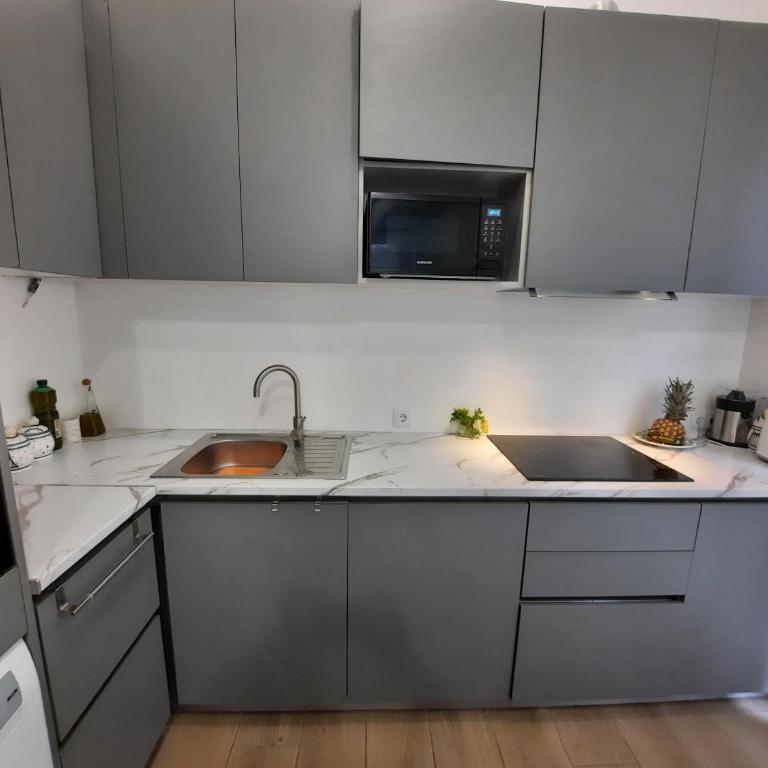 josemaenea - Two-Bedroom Apartment - 1