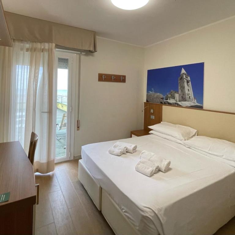 Hotel Verona - Camera Matrimoniale con Balcone e Vista Mare - 2
