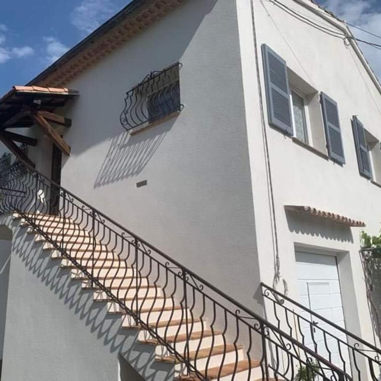 Appartement indépendant dans villa, entre Fréjus et St Raphaël - Apartment with View and Balcony - 16