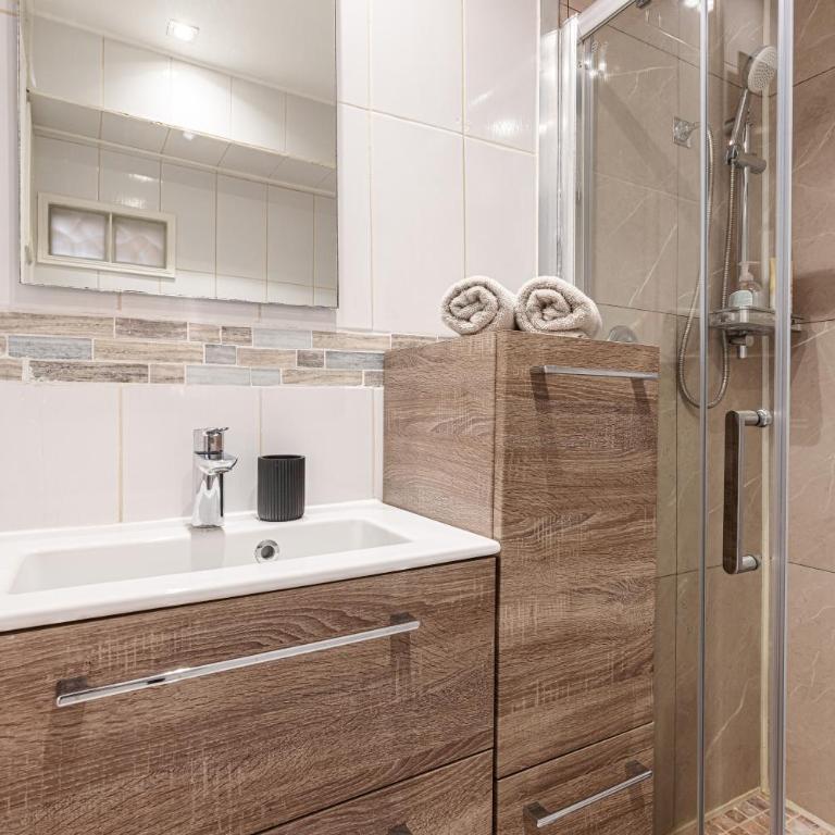 Superbe appartement en plein centre du vieil Antibes - Appartement 1 Chambre - 11