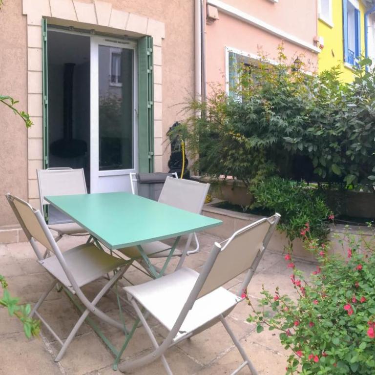 Charming townhouse with garden in the City of Love - Maison de Vacances - 18