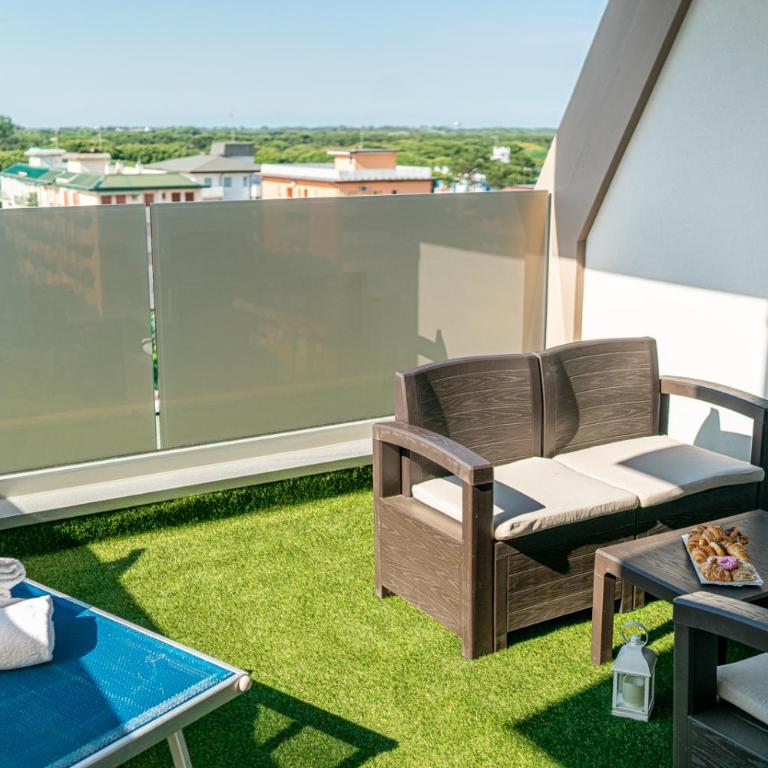 Hotel Alexander - Camera Familiare con Letto a Castello (2 Adulti + 2 Bambini) - 6