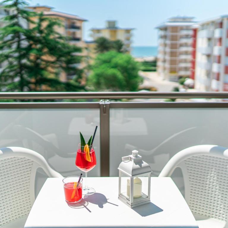 Hotel Alexander - Camera Matrimoniale con Vista Mare - 4