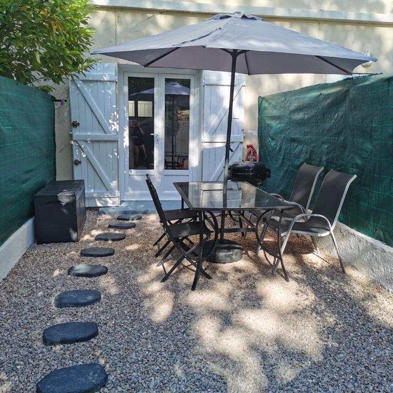Studio clim et jardin privatif proche plage Mourillon - Apartamento de 1 dormitorio - 7