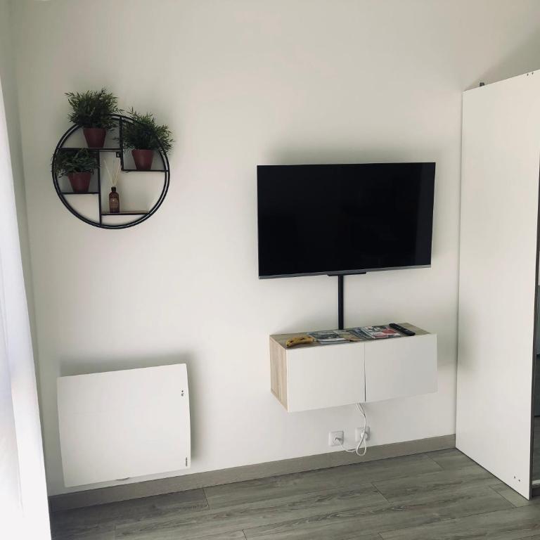 Studio en résidence, proche de la mer avec parking gratuit et 5G home - Studio - 3