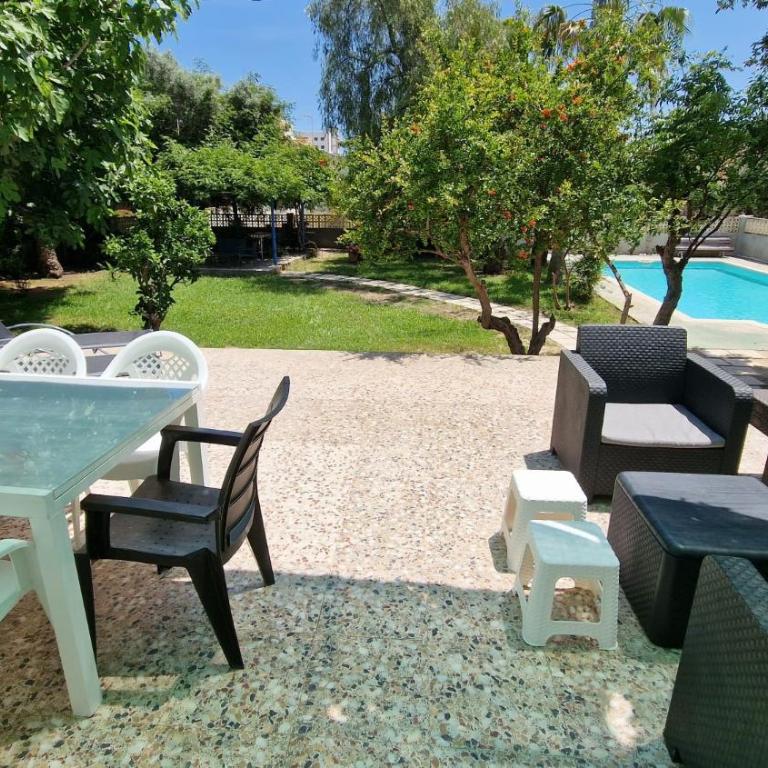 House with exclusive pool and garden 7 min walk from the beach and the center - Casa - 13