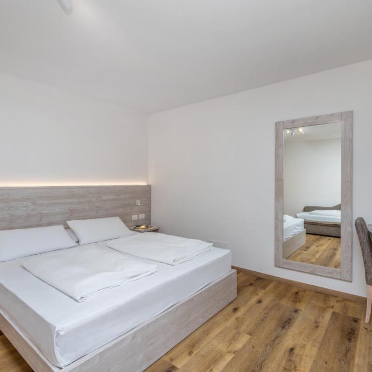 Hotel Londra Slow Living Molveno - Camera Tripla Deluxe - 1