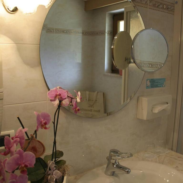 Dolasilla Mountain Panoramic Wellness Hotel - Camera Matrimoniale - 1