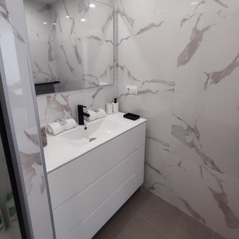 Mediterraneo Carihuela - Torremolinos - Apartamento con terraza - 25