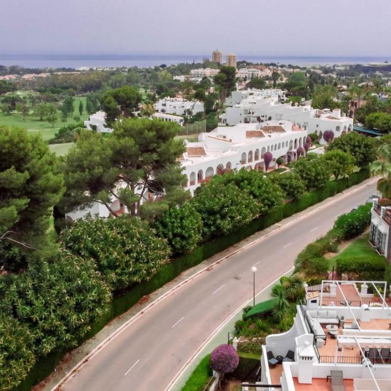 Charming and Modern 3-Bedroom Duplex in Aloha Pueblo with Mountain Views - Casa Unifamiliar de 3 dormitorios - 53
