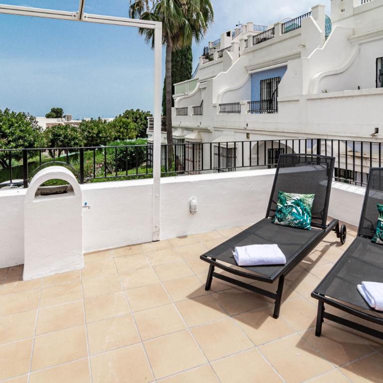 Charming and Modern 3-Bedroom Duplex in Aloha Pueblo with Mountain Views - Casa Unifamiliar de 3 dormitorios - 48