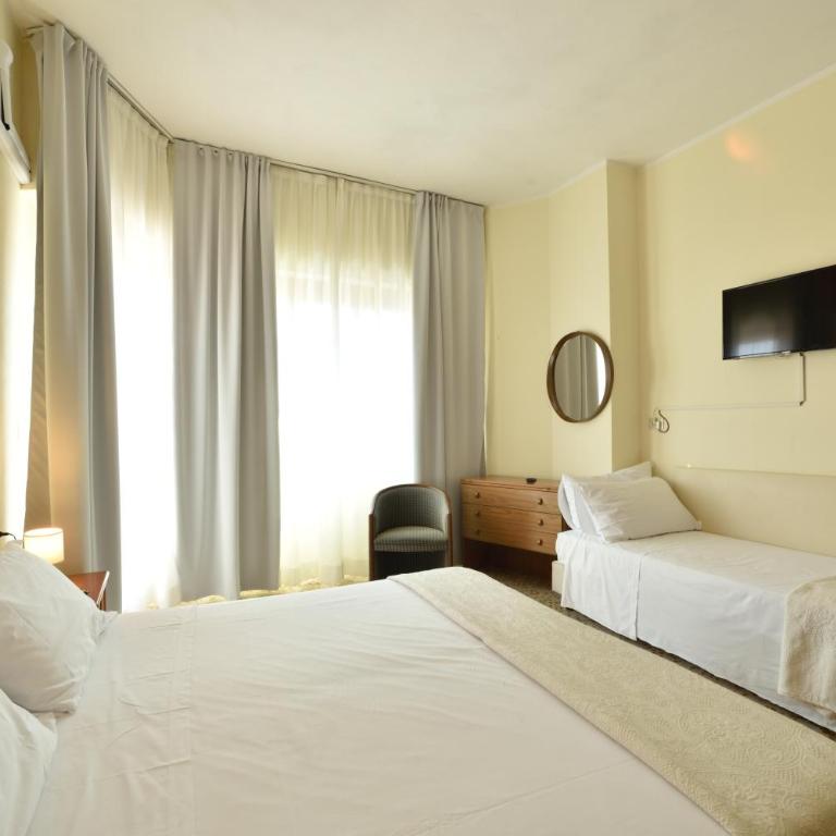 Hotel Diano Marina Mhotelsgroup - Habitación Triple - 6