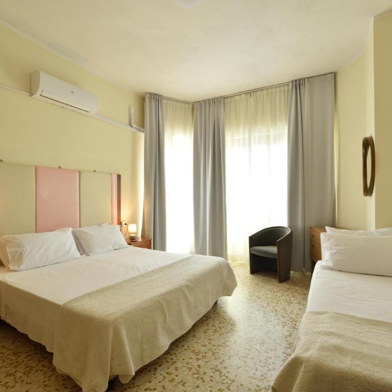 Hotel Diano Marina Mhotelsgroup - Habitación Triple - 3