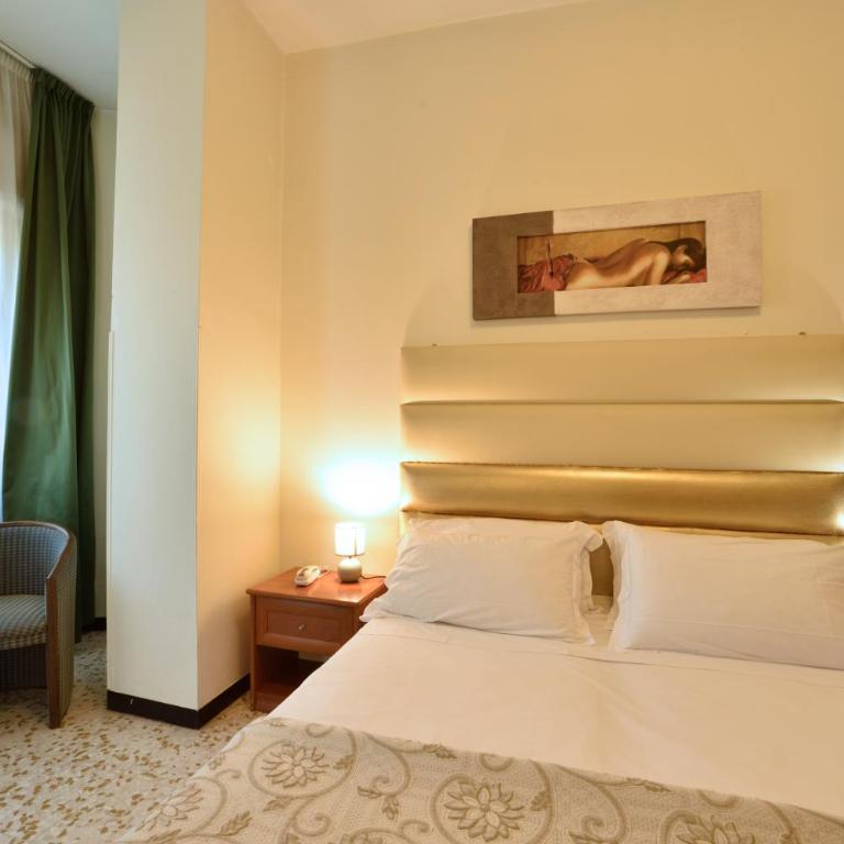 Hotel Diano Marina Mhotelsgroup - Habitación Doble con baño privado - 1