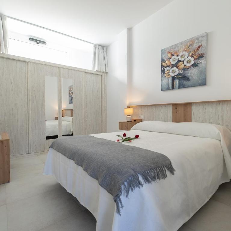 Apartamentos turísticos De La Abuela Carmen - Two-Bedroom Apartment - 1