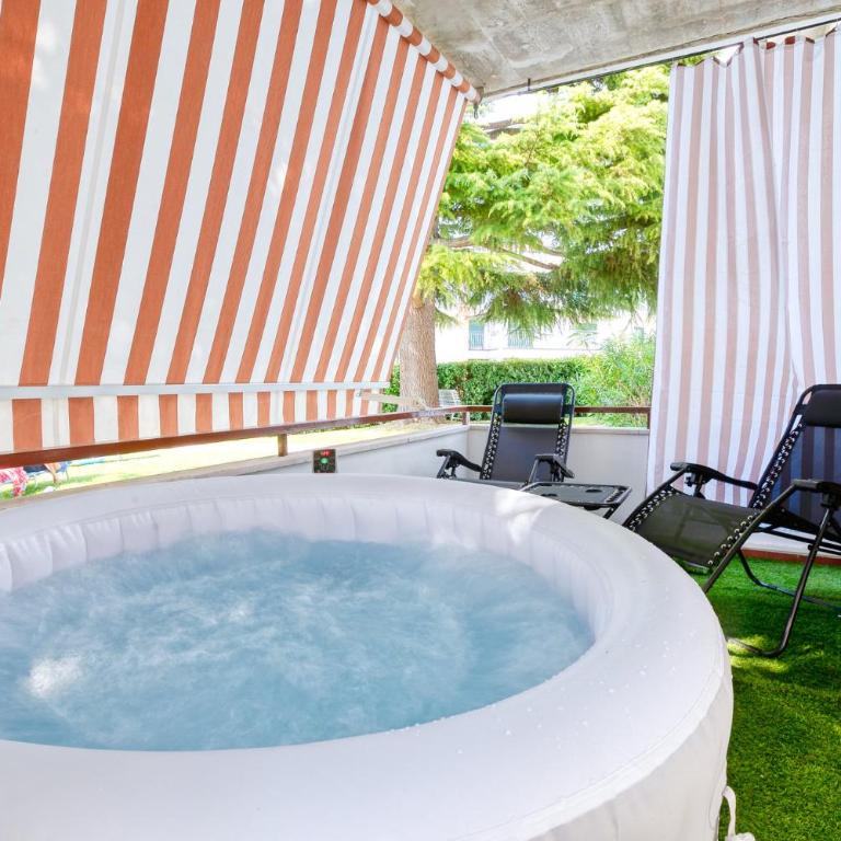 Wolf House - Peschiera Holiday - Jacuzzi Privata - Appartamento con 2 Camere da Letto - 1