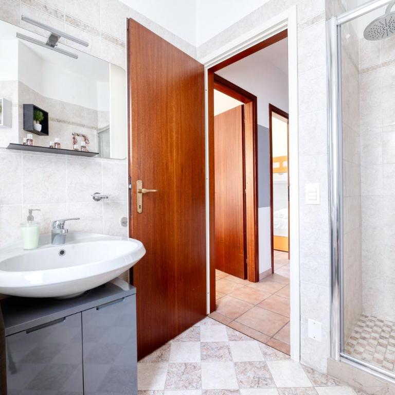 Wolf House - Peschiera Holiday - Jacuzzi Privata - Appartamento con 2 Camere da Letto - 77