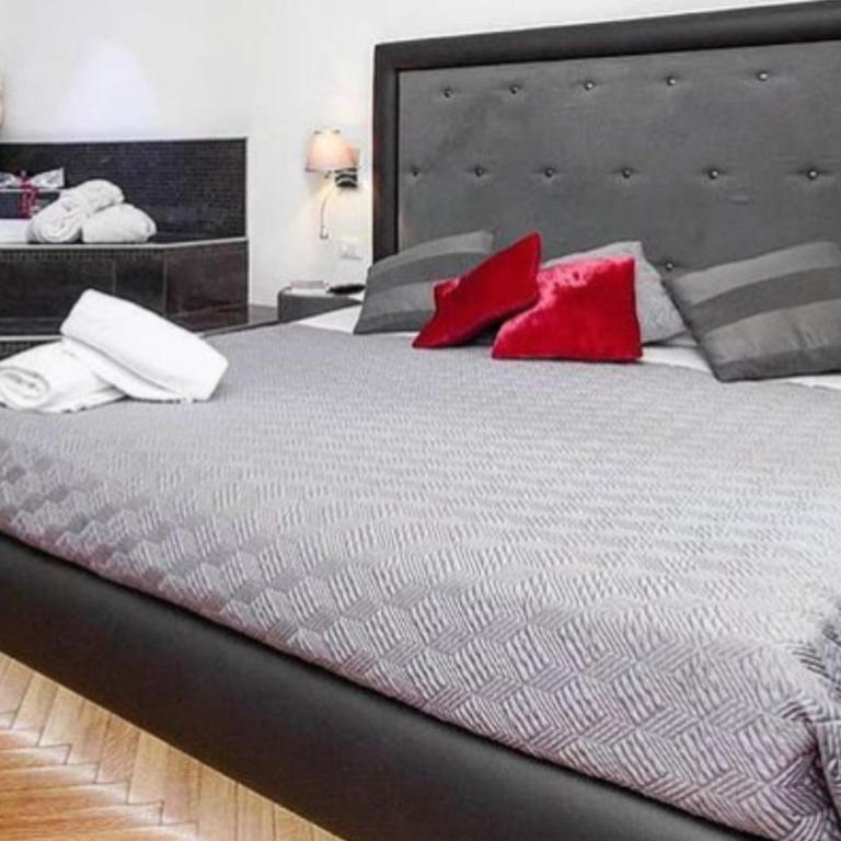 Persia Collection Trevi - Suite Deluxe con Vasca Idromassaggio - 2