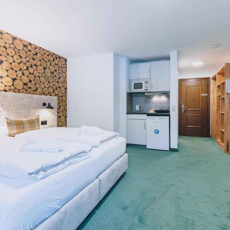Alpine City Living by we rent, SUMMERCARD INCLUDED - Studio mit Bergblick - 12