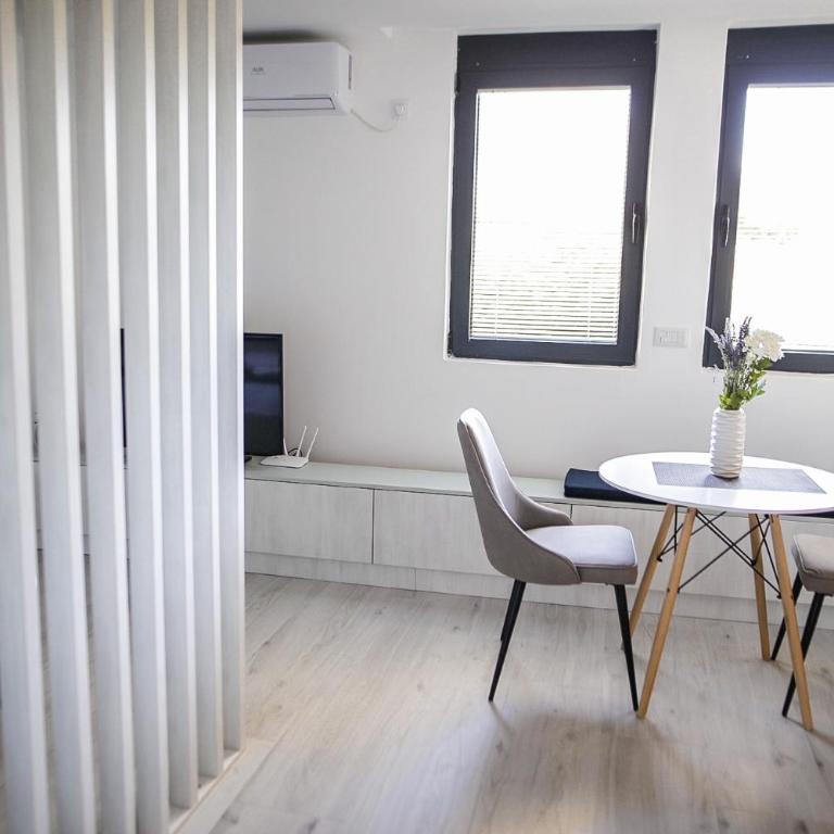 Allure Apartments - Studio - 11