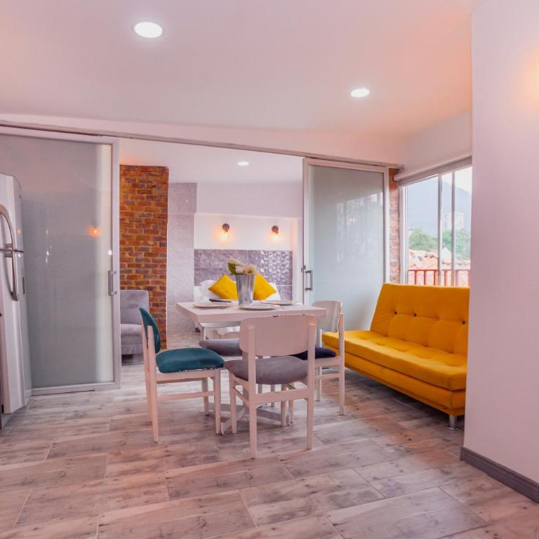 ApartaSuites & Hotel Bogota Suamox - Estudio con sofá cama - 21