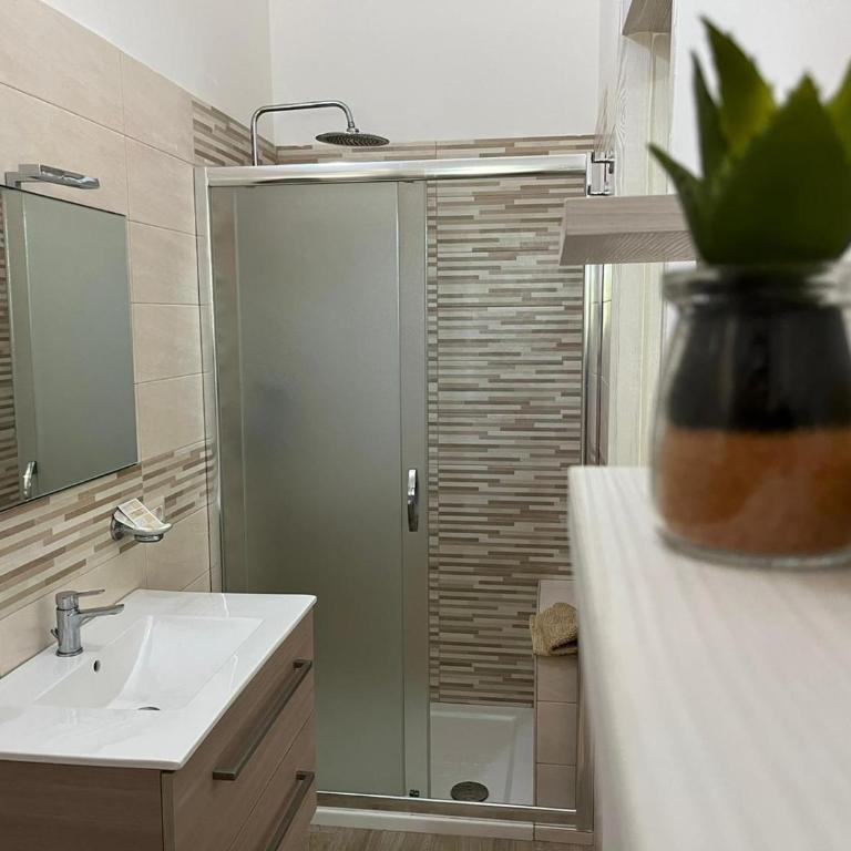 Krasì B&B - Camera Matrimoniale con Bagno Privato - 5