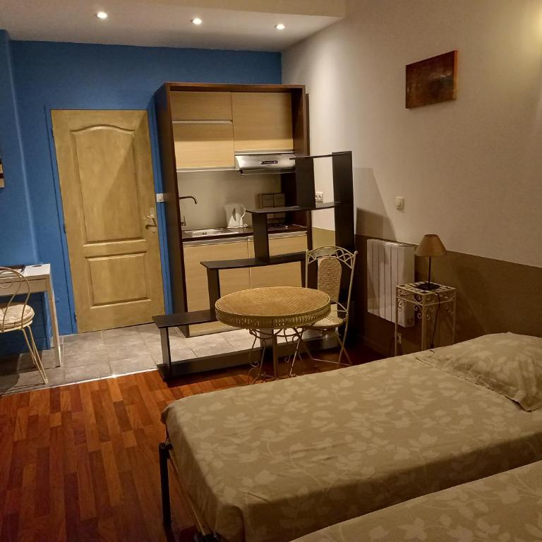 Autan des Couleurs - Chambre Double ou Lits Jumeaux - 1