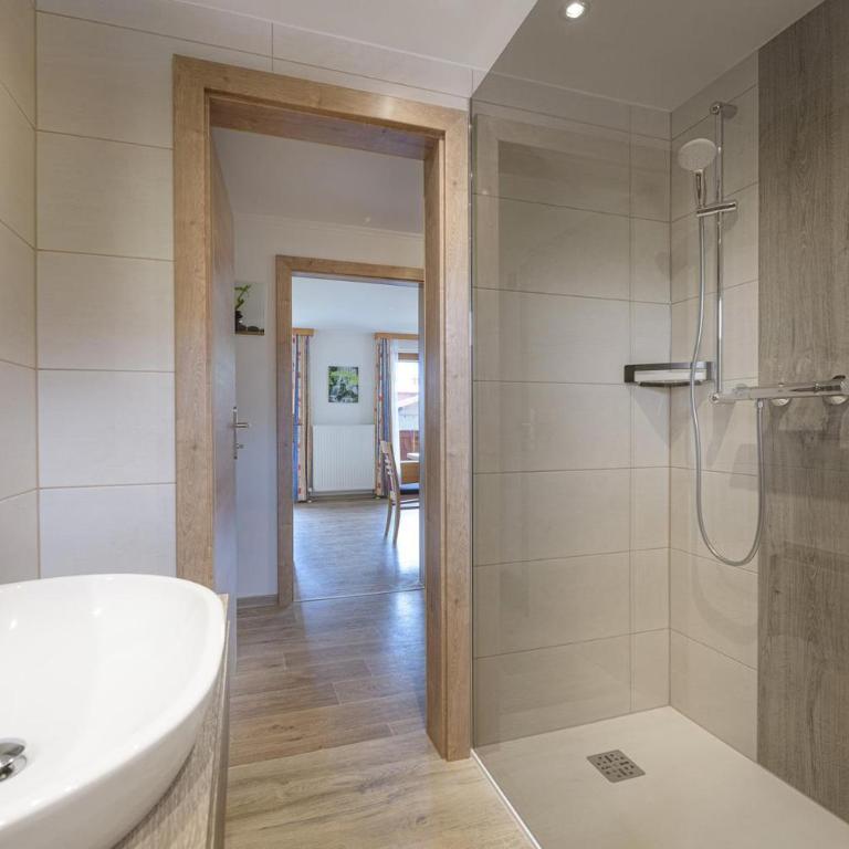 Landhaus Schafflinger - Two-Bedroom Apartment - 8