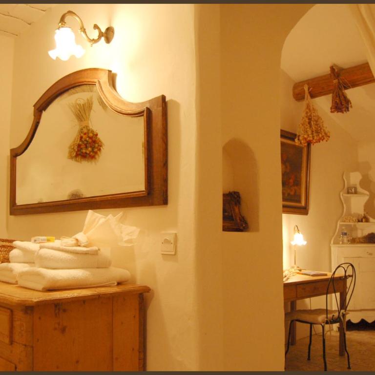 Mas de la Beaume - Chambre Double ou Lits Jumeaux - Vue sur Montagnes - 2