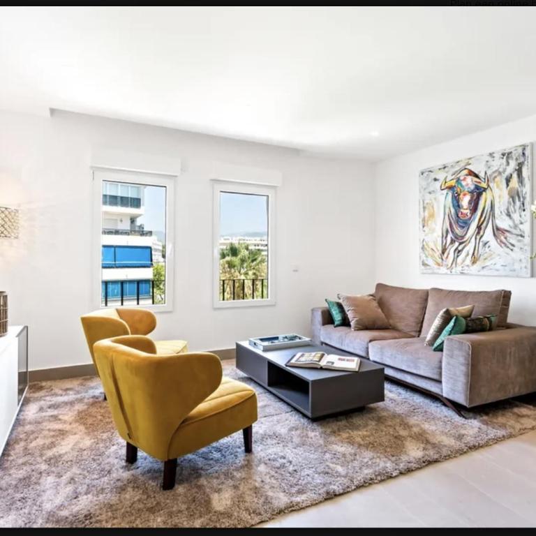 Puerto Banus luxury apartment located in harbor - Deluxe Apartment - 1