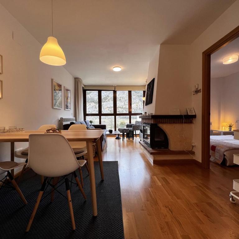 Escarra - Reformado, acogedor y luminoso, con garaje cubierto y ascensor BY PIRINEOS 360 - Apartment mit 2 Schlafzimmern - 4