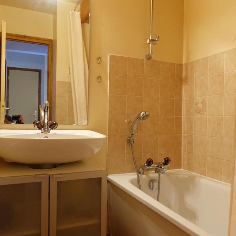 T3 cosy avec cheminée, pour 4-5 pers., skis aux pieds, terrasse sud/ouest, calme à Arêches-Beaufort - Two-Bedroom Apartment - 6