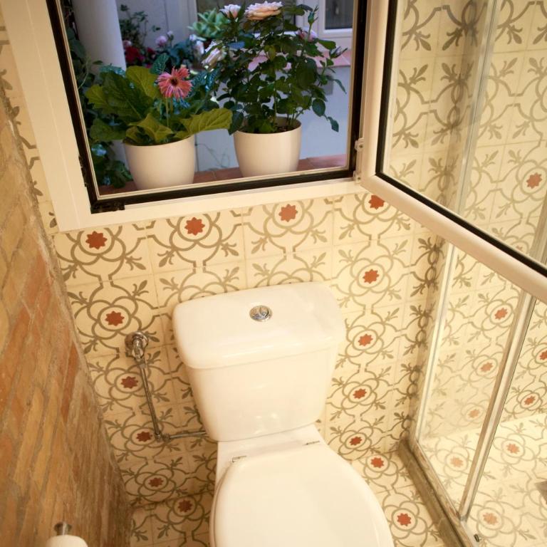 Authentic Charming Apartment/Wifi/Air Conditioning - Two-Bedroom Apartment - 17