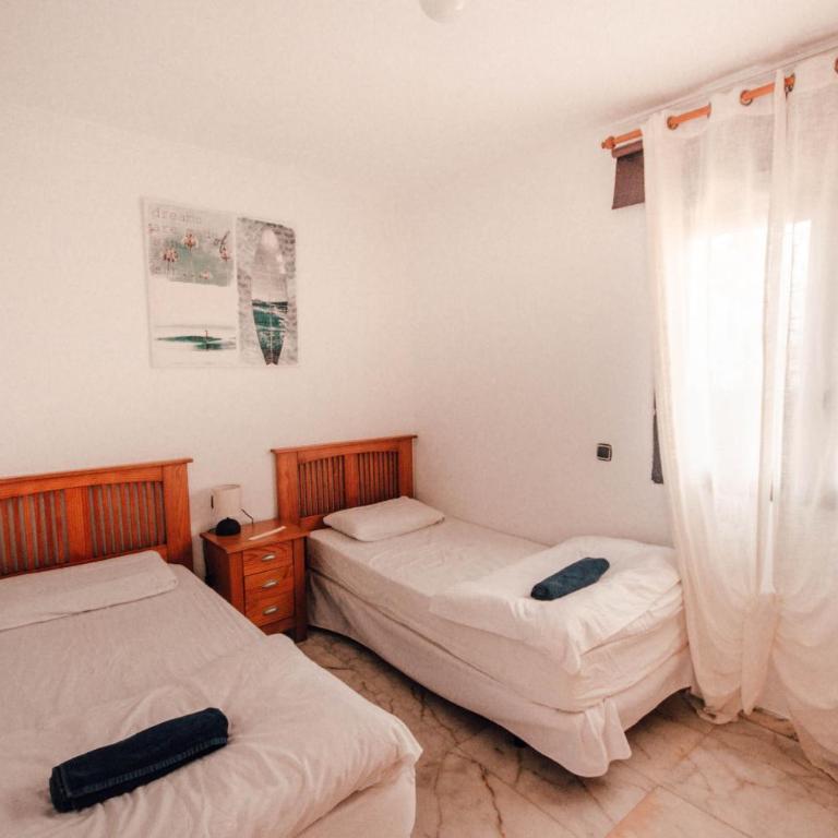 International Surf Camp ONLY SURF - Habitación Doble con baño compartido - 2 camas - 2