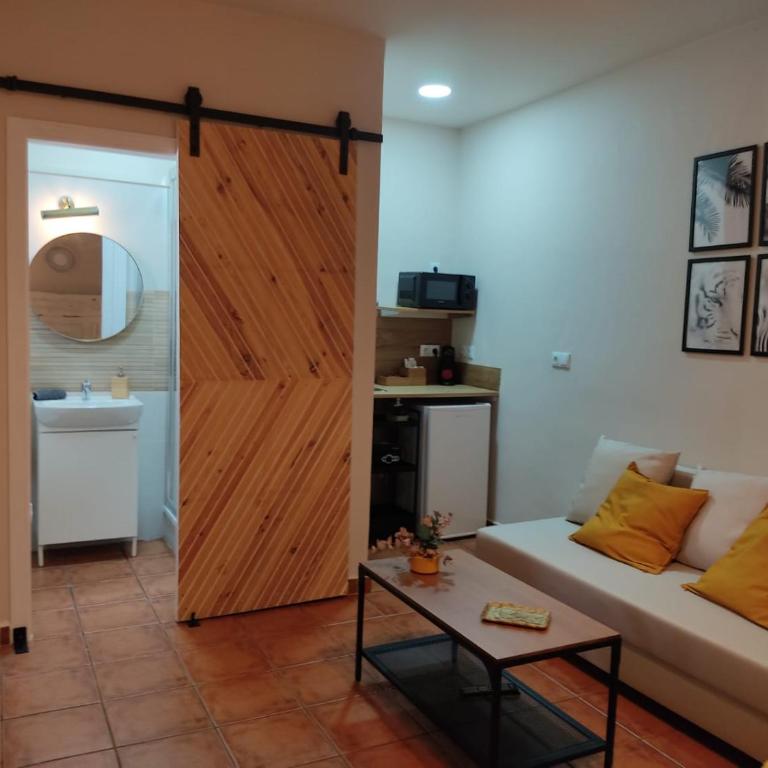 ALOJAMIENTO La CAPILLITA HABITACION CON BAÑO - Suite - 15