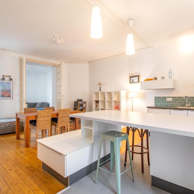 Superbe Appartement Calme 85m², à deux pas du Centre - Two-Bedroom Apartment - 1