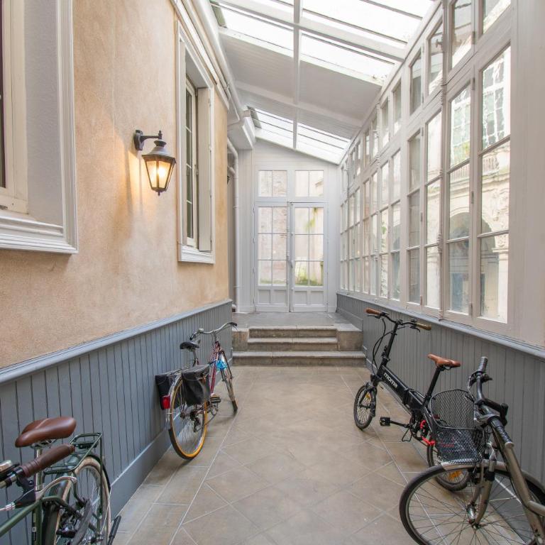 Superbe Appartement Calme 85m², à deux pas du Centre - Two-Bedroom Apartment - 9